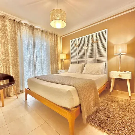 Apartment Elevated Beachfront 2br I 2ba - Sea View Balcony, Private Garage, Wifi, Ac *