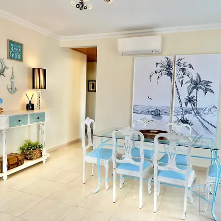Exclusive Front-line Moments - Sea View Balcony, Private Garage, Wifi, Ac Lejlighed