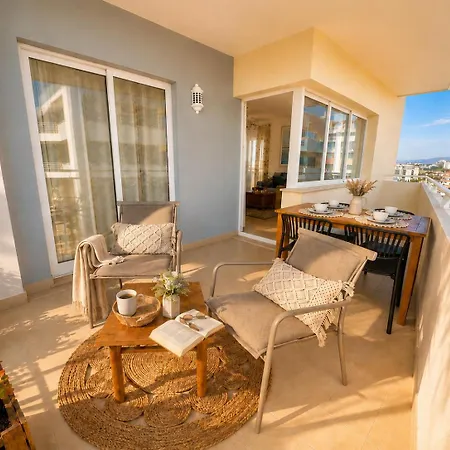 Exclusive Front-line Moments - Sea View Balcony, Private Garage, Wifi, Ac Апартаменты *