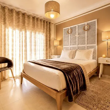 Апартаменты Exclusive Front-line Moments - Sea View Balcony, Private Garage, Wifi, Ac *