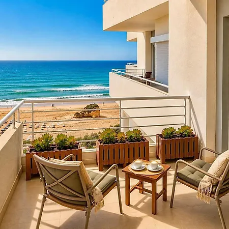 דירה Beachfront Moments - Ocean View Balcony פורטימאו
