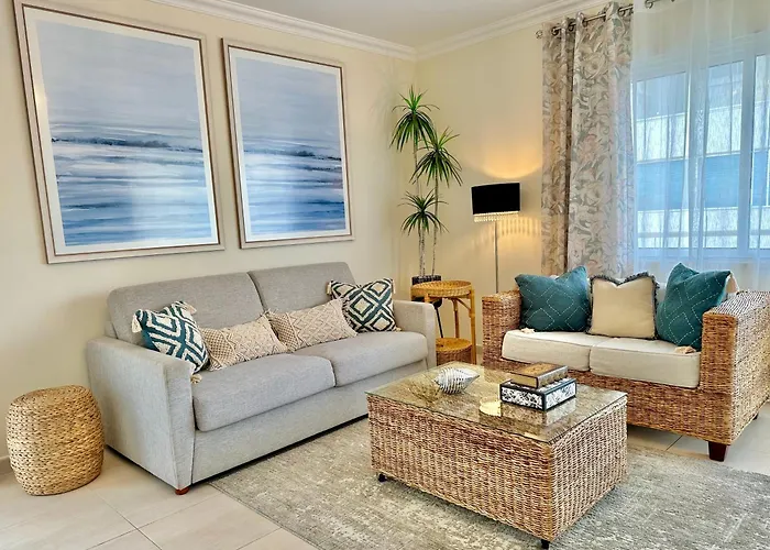 Elevated Beachfront 2br I 2ba - Sea View Balcony, Private Garage, Wifi, Ac Portimão