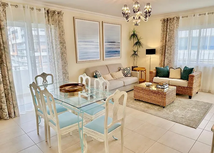 Elevated Beachfront 2br I 2ba - Sea View Balcony, Private Garage, Wifi, Ac Portimão