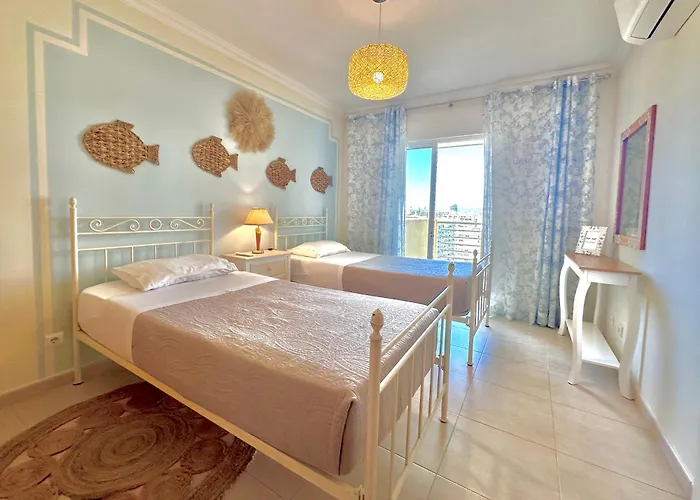 Apartament Elevated Beachfront 2br I 2ba - Sea View Balcony, Private Garage, Wifi, Ac