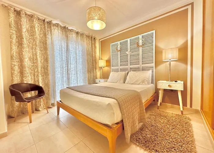 Apartament Elevated Beachfront 2br I 2ba - Sea View Balcony, Private Garage, Wifi, Ac *