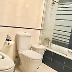 Exclusive Beachfront Moments - Sea View Balcony, Private Garage, Wifi, Ac Appartamento