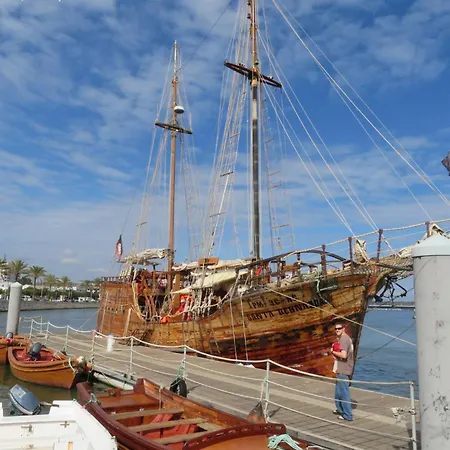 Elevated Beachfront 2br I 2ba - Sea View Balcony, Private Garage, Wifi, Ac * ポルティマン