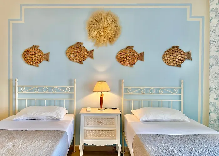 Elevated Beachfront 2br I 2ba - Sea View Balcony, Private Garage, Wifi, Ac アパート *