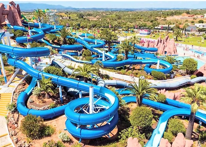 アパート Elevated Beachfront 2br I 2ba - Sea View Balcony, Private Garage, Wifi, Ac ポルティマン